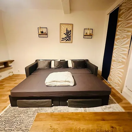 Apartman Liberte 38 - Close To Station And Center