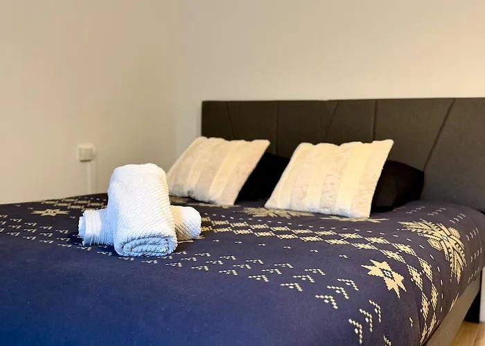 Liberte 38 - Close To Station And Center Apartman *